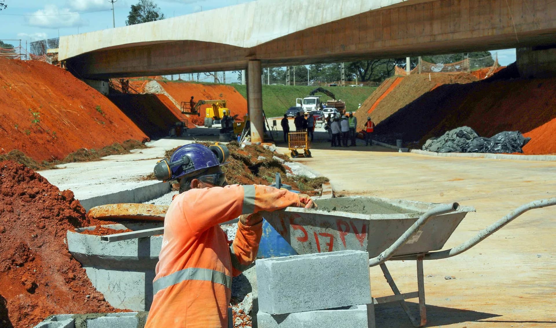 Obras na Epig avançam com novo desvio no trânsito e otimismo para melhorias na mobilidade em Brasília