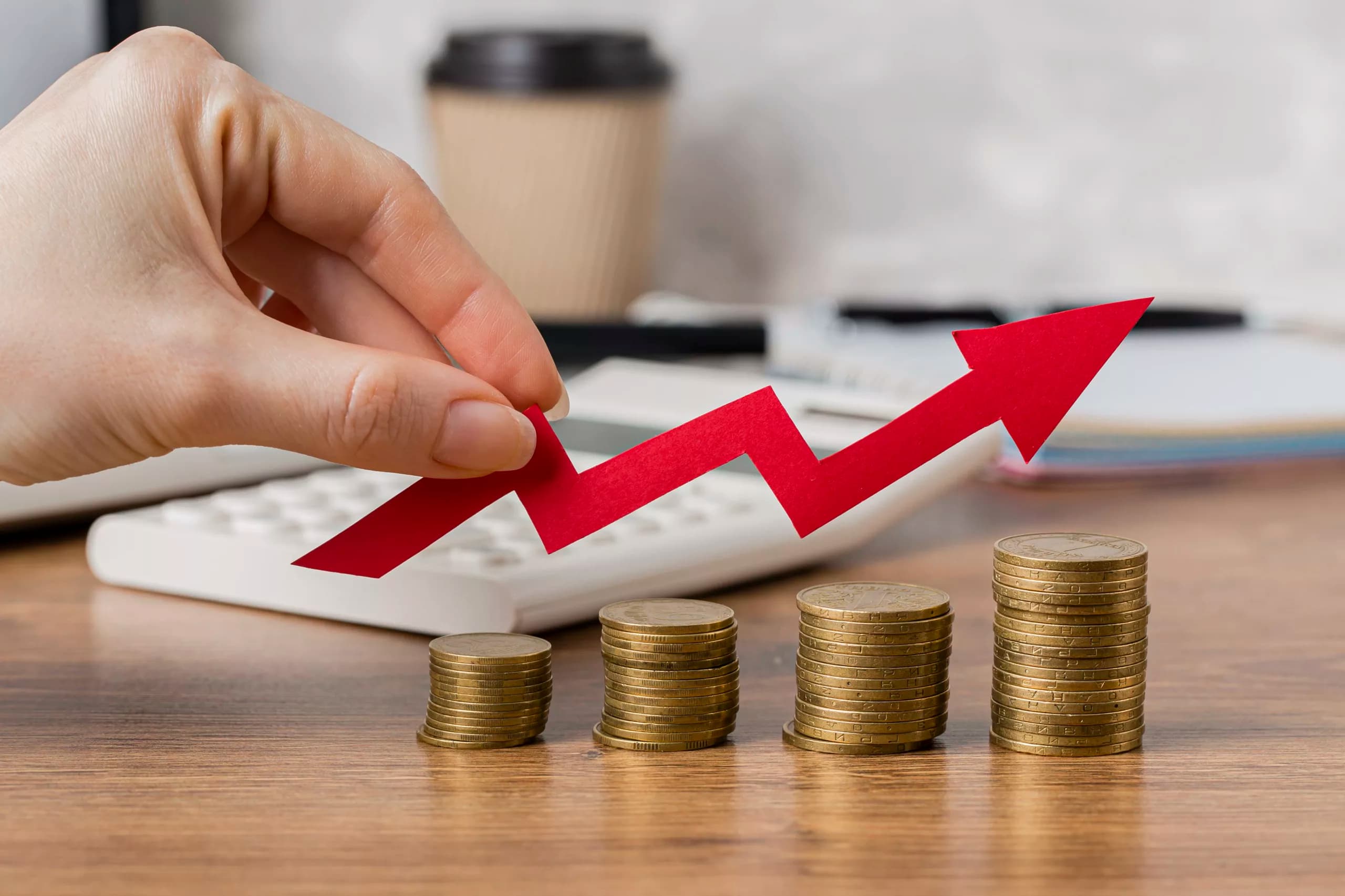 Mercado melhora projeções para inflação e crescimento do PIB em 2025