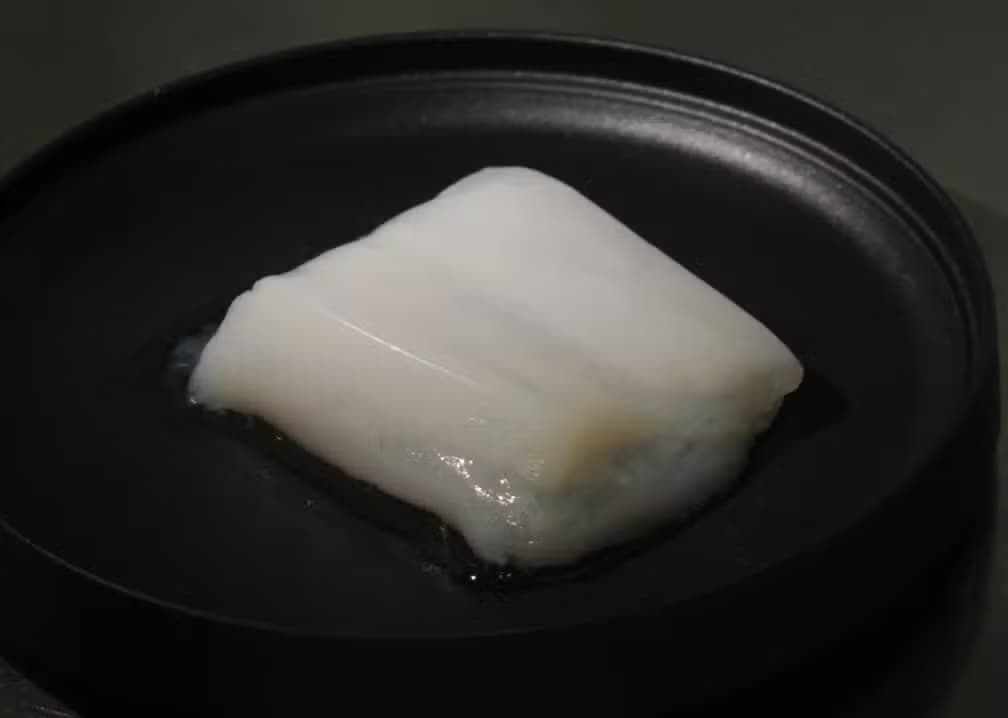 Japão desenvolve primeiro frango de laboratório com corte inteiro e aponta futuro da alimentação sustentável