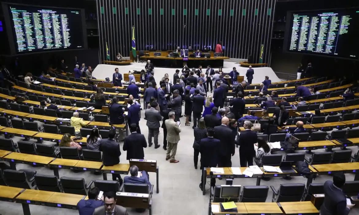 Câmara aprova aumento de deputados federais com foco em equilíbrio regional