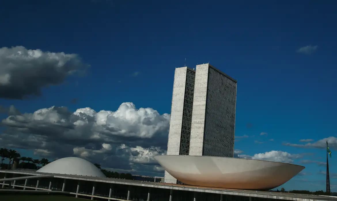 “Bancada da Bala”: Mais Projetos, Poucas Mudanças nas Leis de Armas