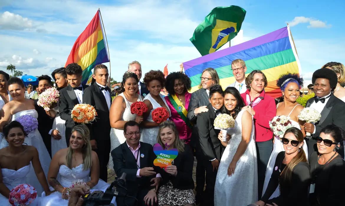 Casamentos entre mulheres batem recorde no Brasil em 2023