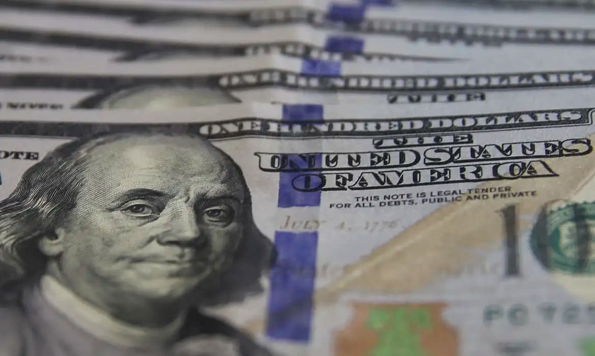Déficit em conta externa cai para US$ 1,3 bi em abril