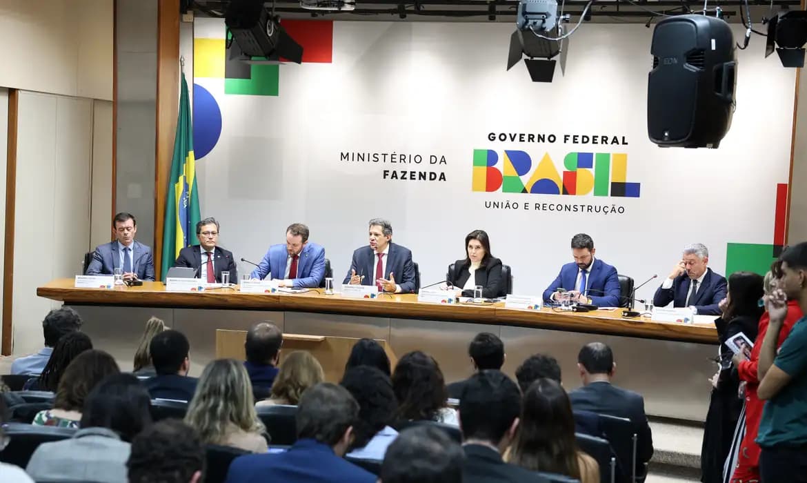 Governo padroniza IOF e arrecada R$ 20,5 bi