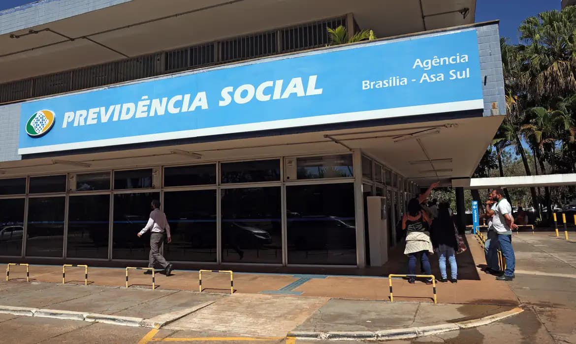 INSS alerta: perfil falso no Instagram aplica golpes