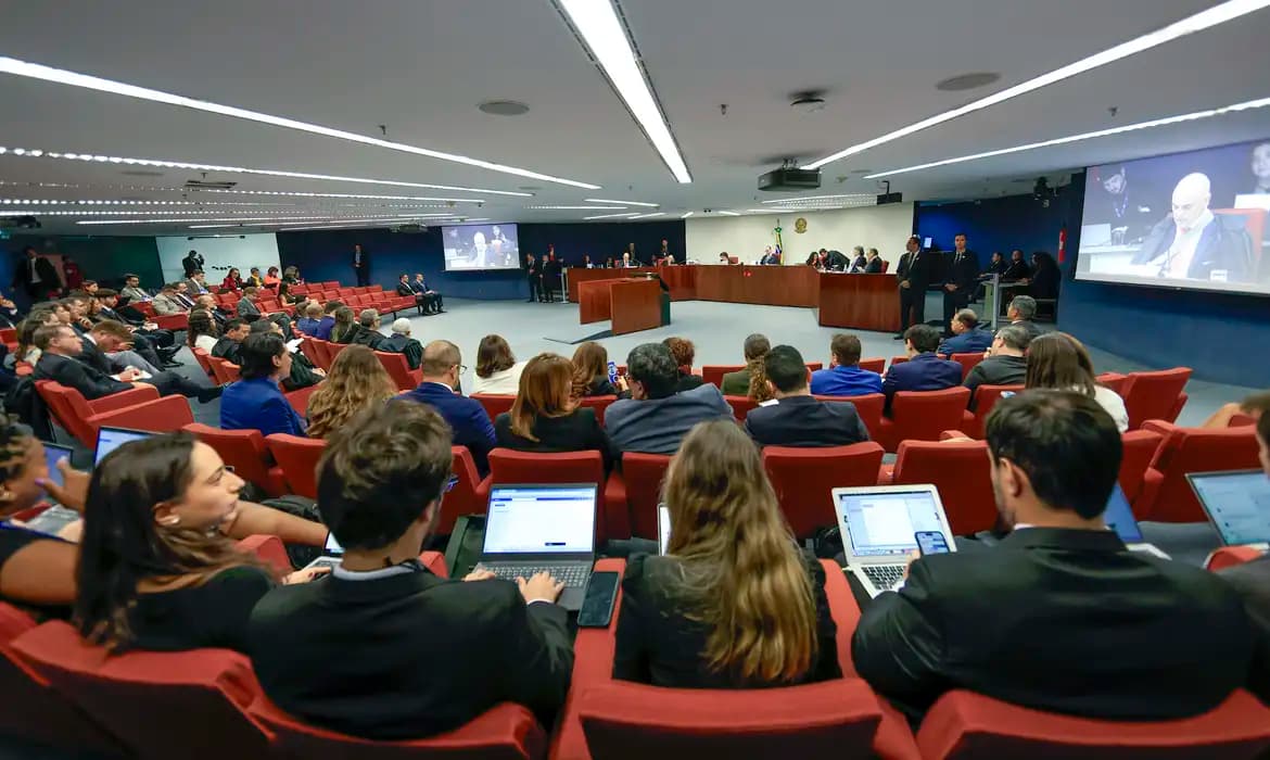 STF torna mais 10 réus por golpe; total chega a 31