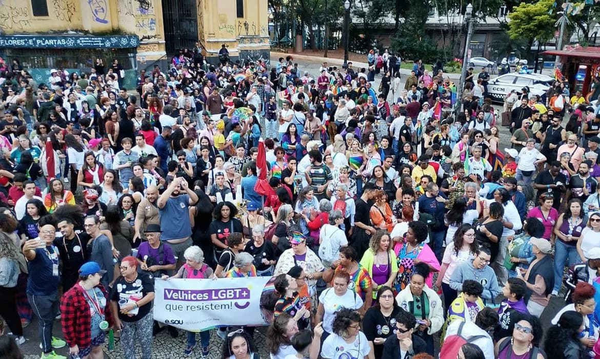 Caminhada Lésbica em SP: Resistência contra Violência e Racismo