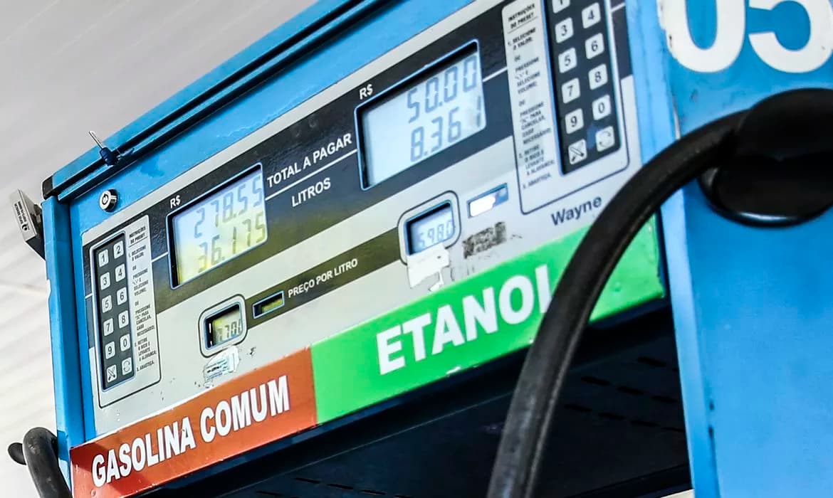 Gasolina terá mais etanol: mistura sobe para 30% e preço pode cair
