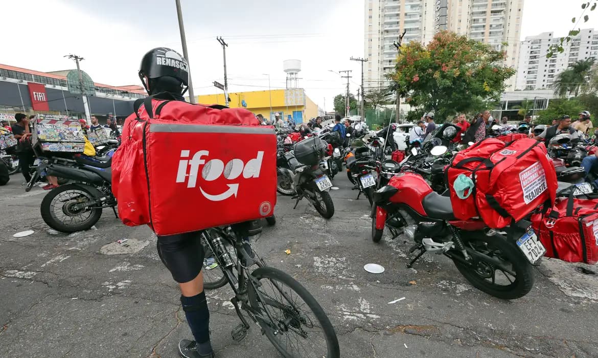 iFood: Novos bônus para entregadores geram polêmica