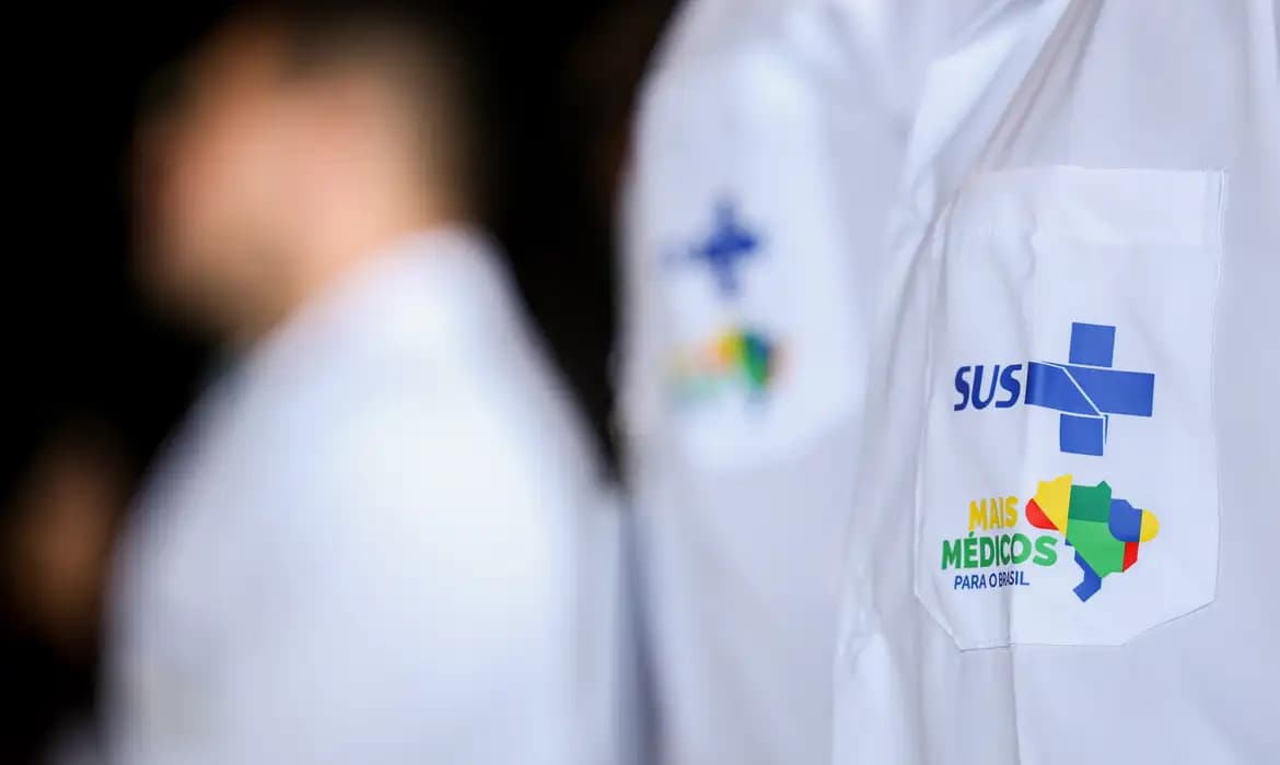 Mais Médicos: Edital para especialistas abre em junho