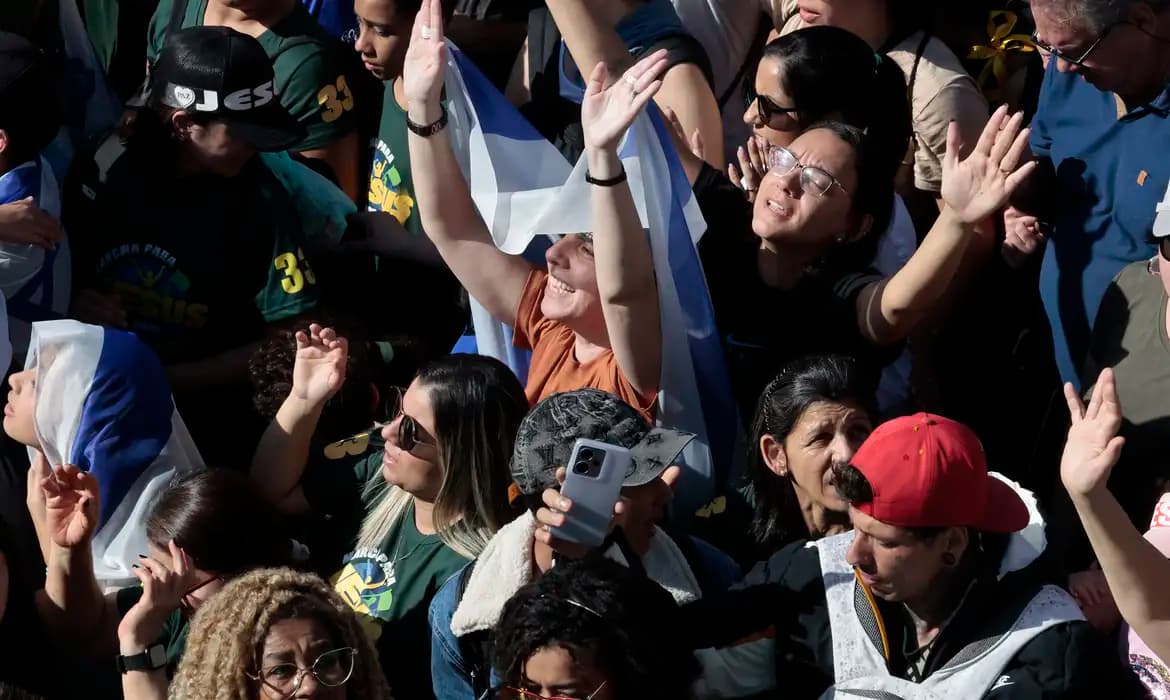 Marcha para Jesus em SP: Política e fé unem 2 milhões em evento