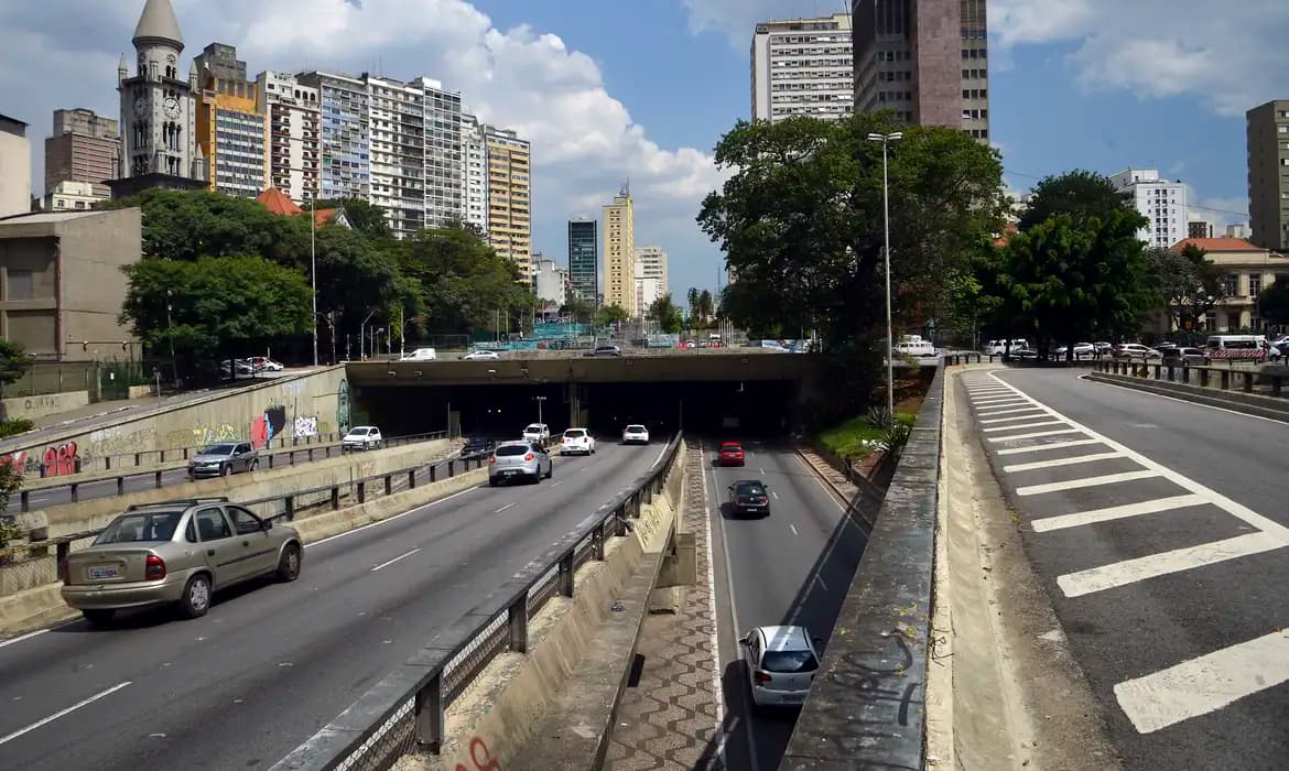 Minhocão: Futuro incerto entre parque e demolição em SP