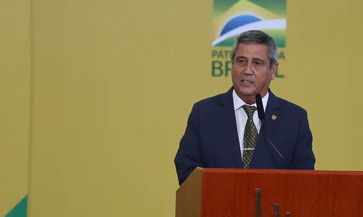 PGR defende prisão de Braga Netto no STF