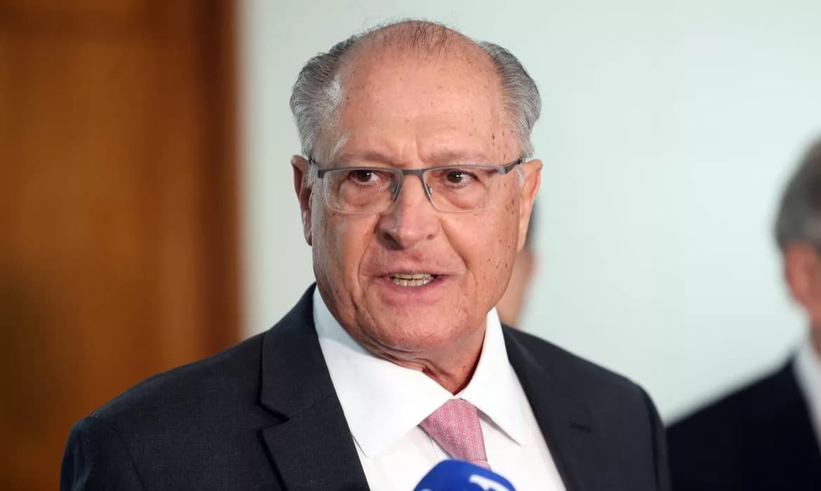 Alckmin: Tornozeleira de Bolsonaro não compromete negociações com EUA