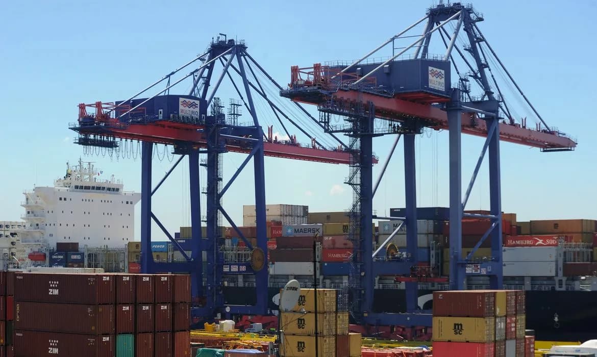 Brasil regulamenta lei para retaliar barreiras comerciais de outros países