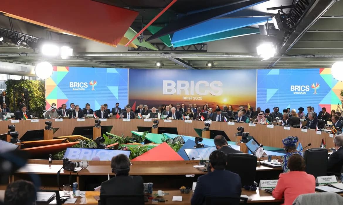 Brics ignora ameaças de Trump e avança com comércio em moedas locais