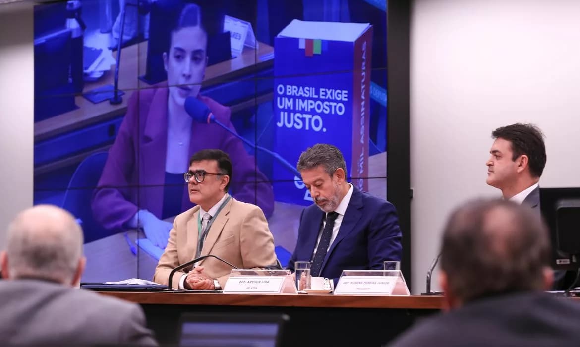 Câmara aprova reforma do IR: isenção para até R$ 5 mil e taxa a alta renda