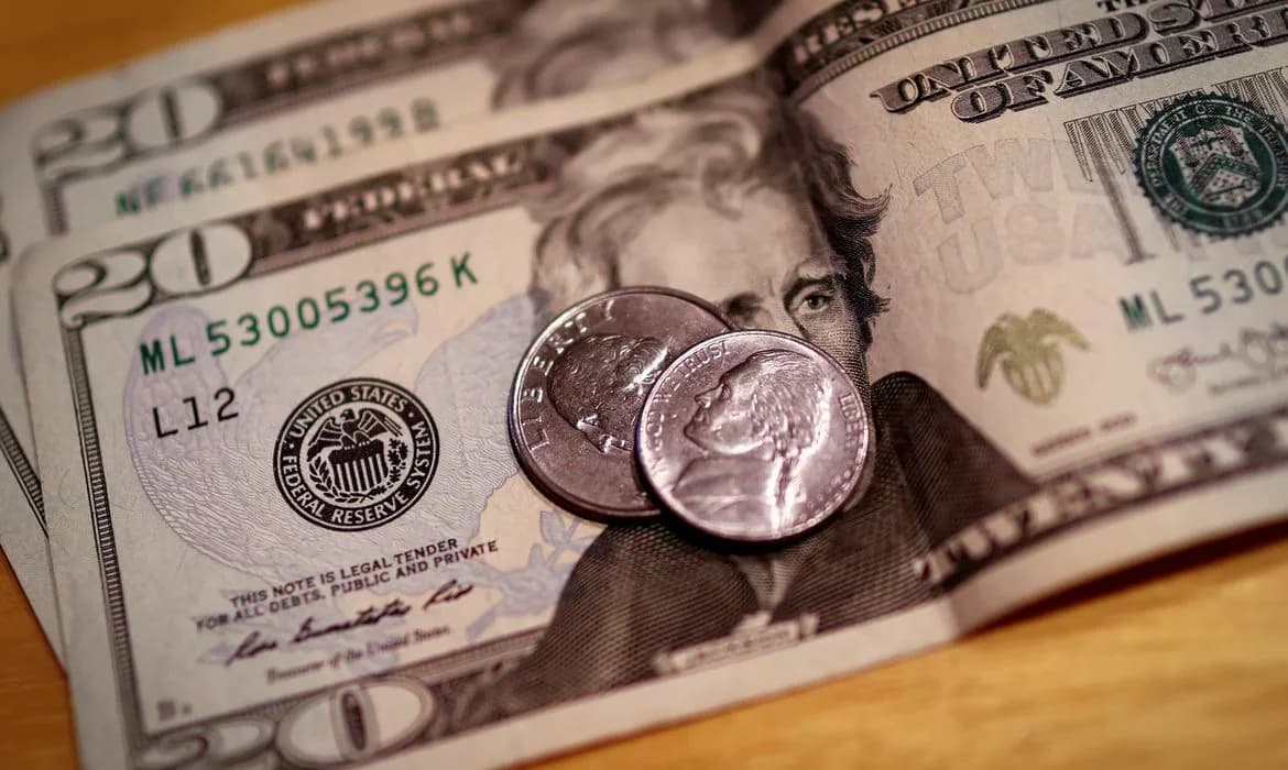 Dólar cai para R$ 5,52 com possível acordo entre EUA e União Europeia