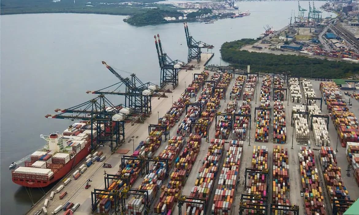 EUA Perdem Espaço: Exportações Brasileiras Caem 50% Desde 2001, Aponta FGV