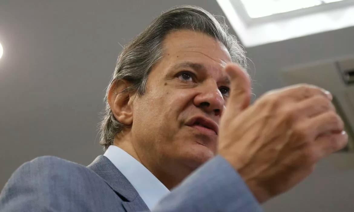 Haddad celebra exclusão de ressarcimento do INSS do arcabouço fiscal