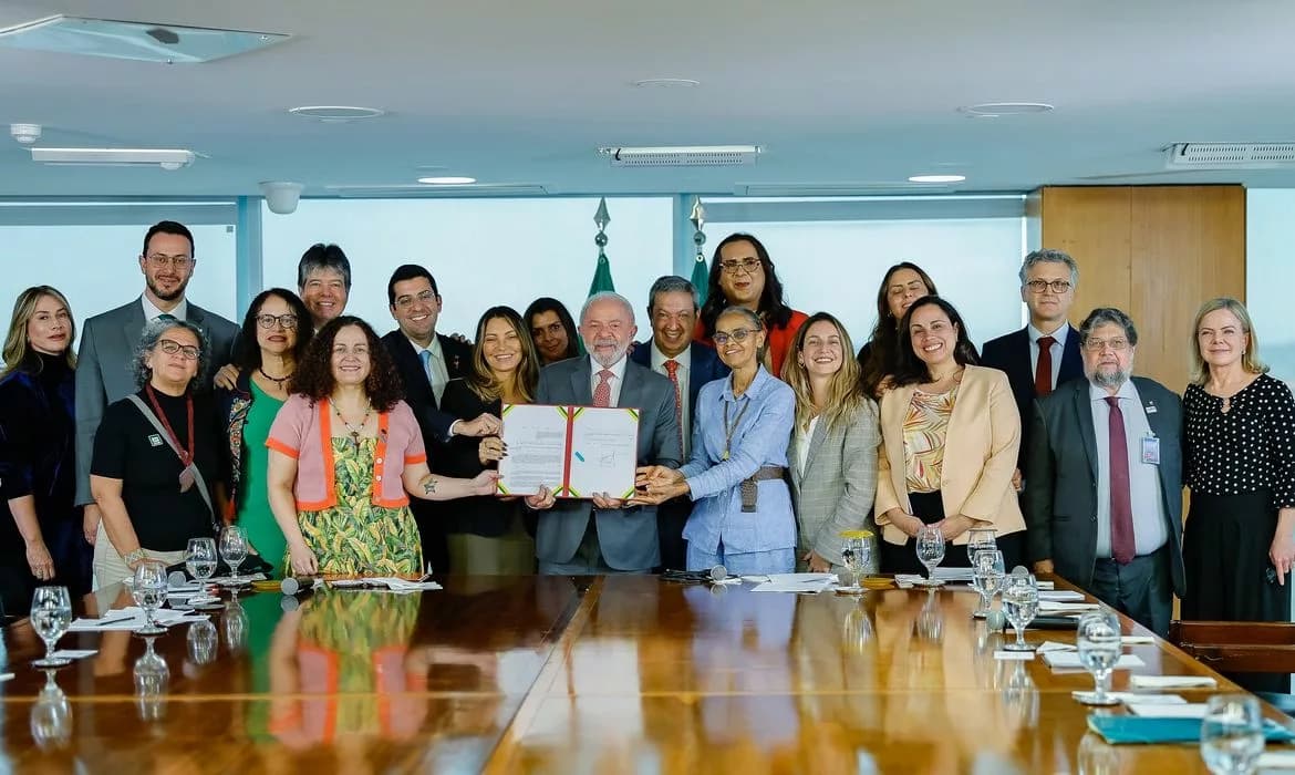 Lula sanciona lei que encerra testes em animais para cosméticos no Brasil