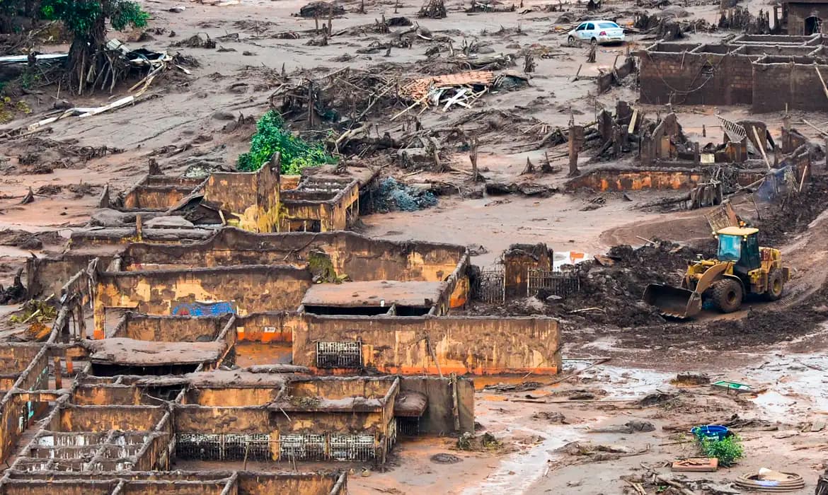 Mariana: Atingidos começam a receber renda após desastre da Samarco