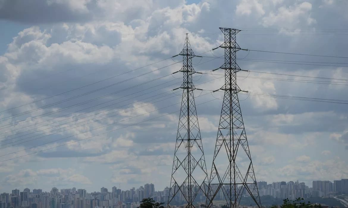 MP limita CDE e substitui térmicas para barrar alta da conta de luz