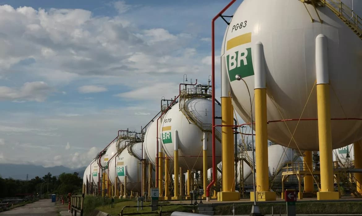 Petrobras corta preço do gás em 14%; RJ terá tarifas mais baixas