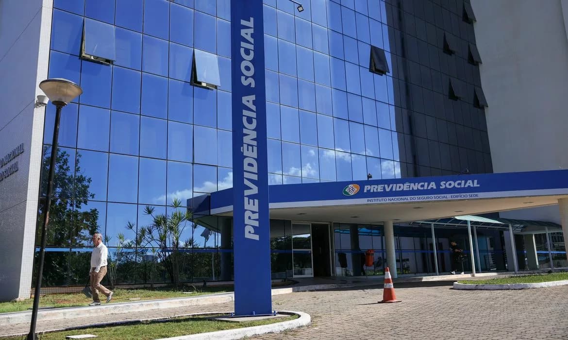 Ressarcimento do INSS a aposentados ficará fora da meta fiscal, decide Toffoli