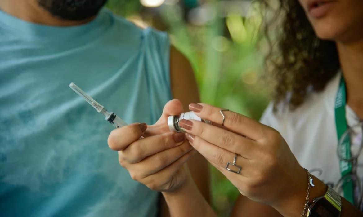 SRAG cai no país, mas níveis são altos; crianças e idosos os mais afetados