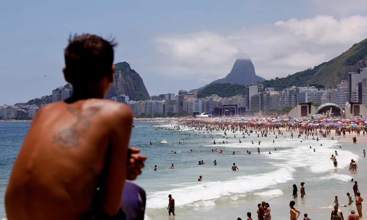 Turismo explode: Brasil recebe número recorde de estrangeiros no semestre