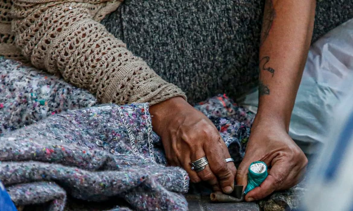 Uso de cocaína e crack atinge 11,4 milhões de brasileiros, aponta estudo.