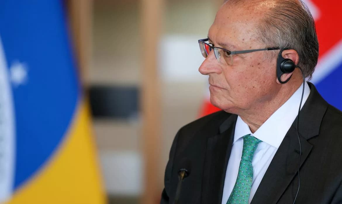 Alckmin se reúne fora da agenda com diplomata dos EUA após tarifaço