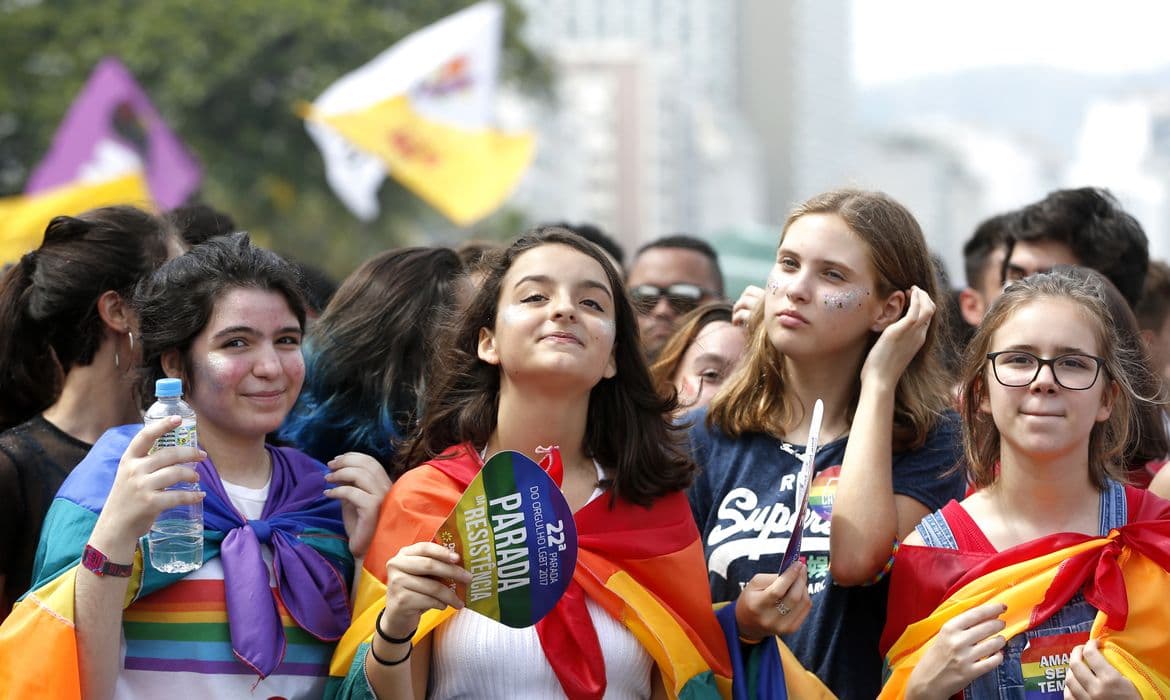 Efemérides da semana: Igualdade de gênero, fumo e esclerose em pauta