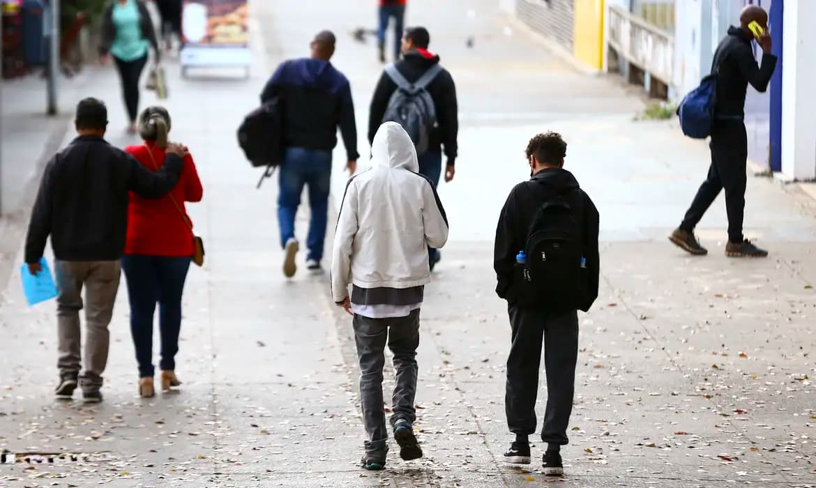 Frio intenso no Sul/Sudeste; Centro-Oeste com seca; chuvas aumentam no Norte