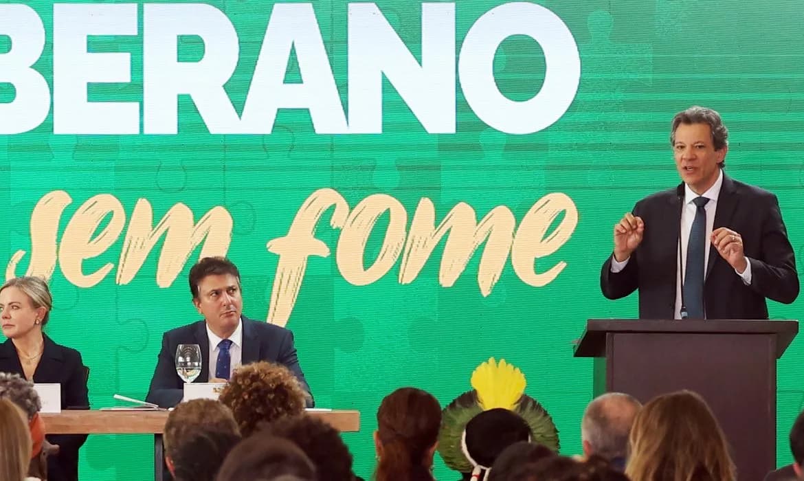 Haddad: Tarifaço dos EUA atinge 4% das exportações; metade tem outra rota
