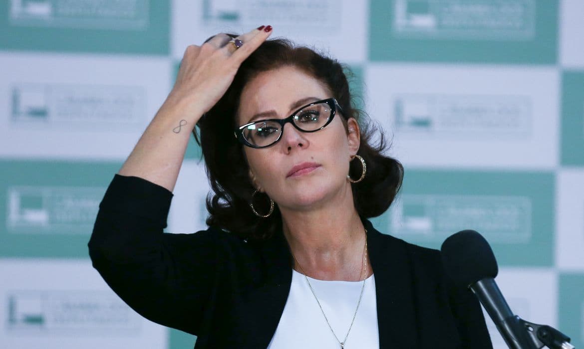 Justiça italiana mantém Zambelli presa e nega pedido de domiciliar