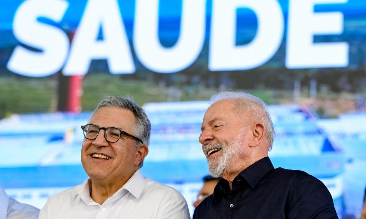 Lula critica sanções dos EUA e defende Mais Médicos e Cuba