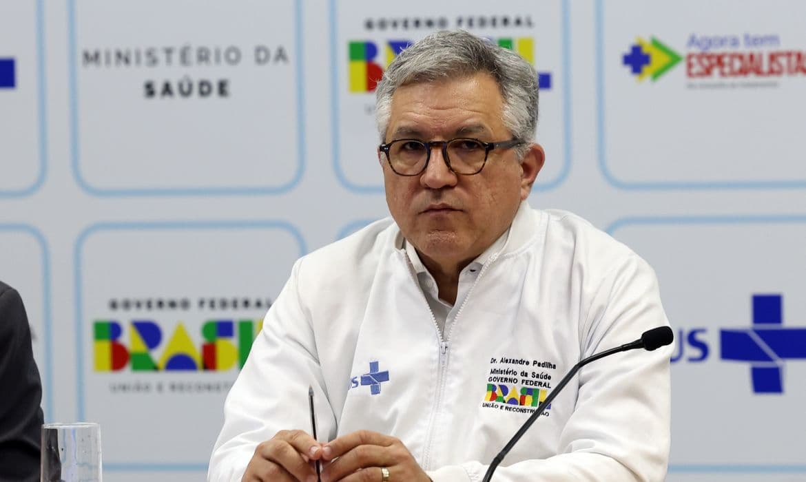Padilha defende Mais Médicos após EUA revogarem vistos