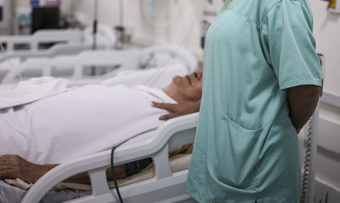 Pesquisa: 1 em cada 5 hospitais erra na dose de antibióticos no Brasil