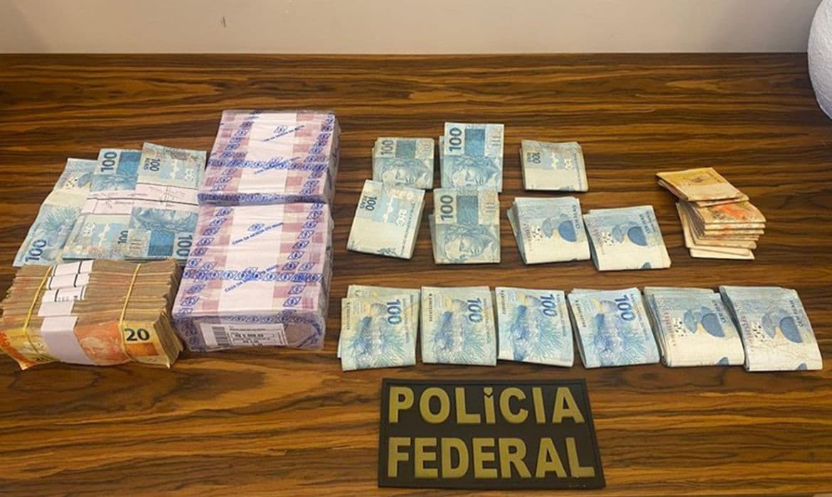 PF deflagra operação contra desvio de R$ 50 milhões do Fundeb