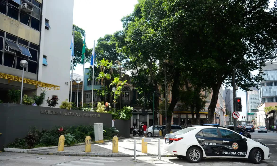 Polícia desarticula app de facção que rendia R$1 milhão/mês no Rio