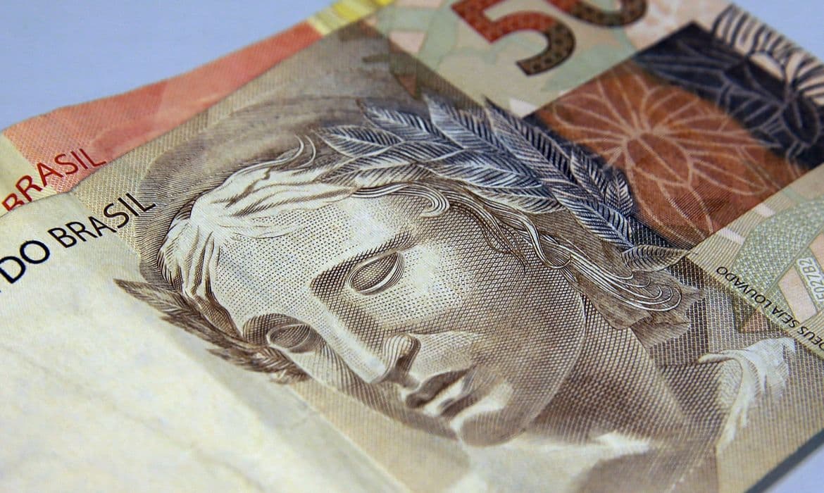 Renda do 0,1% mais rico dispara 5x e amplia desigualdade no país