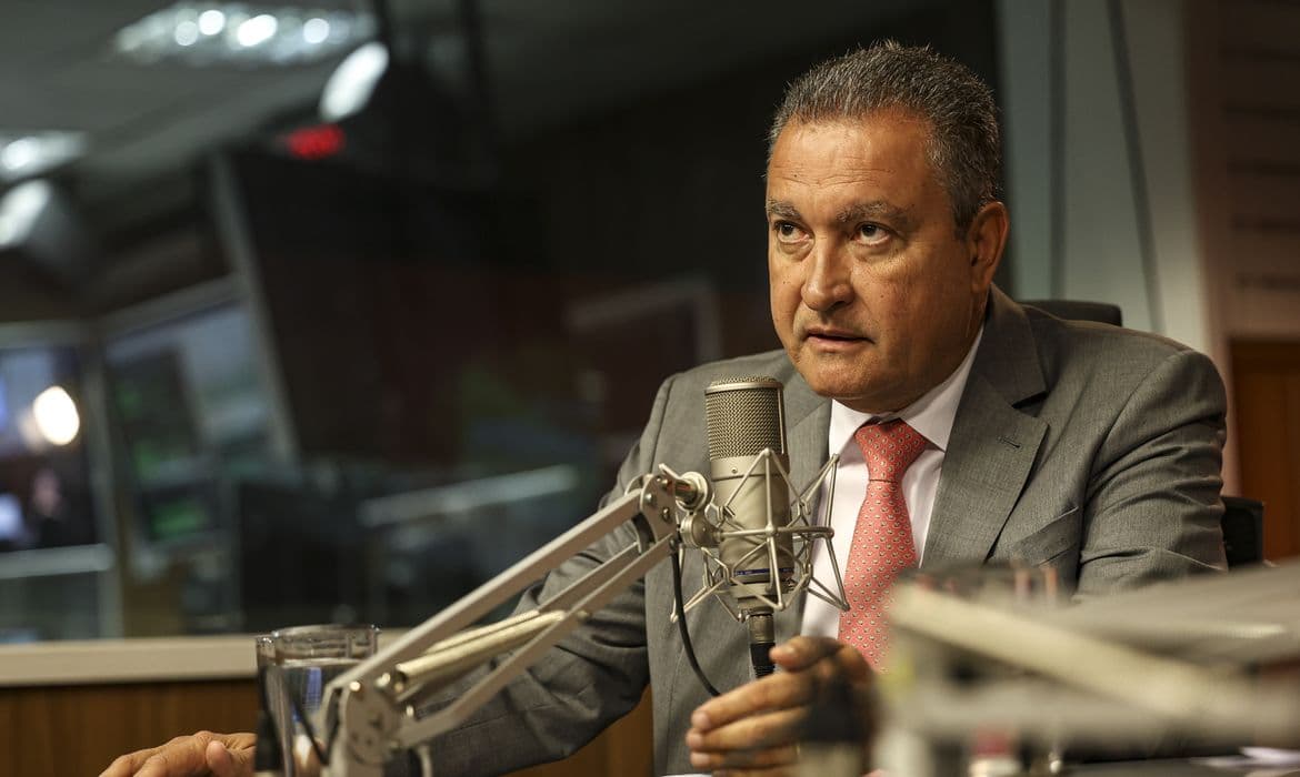 Rui Costa: Revisão do IR movimentará economia ao isentar mais de 20 milhões