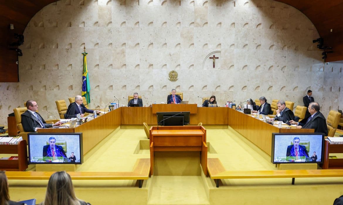 STF: Barroso e Fux trocam farpas por relatoria de processo