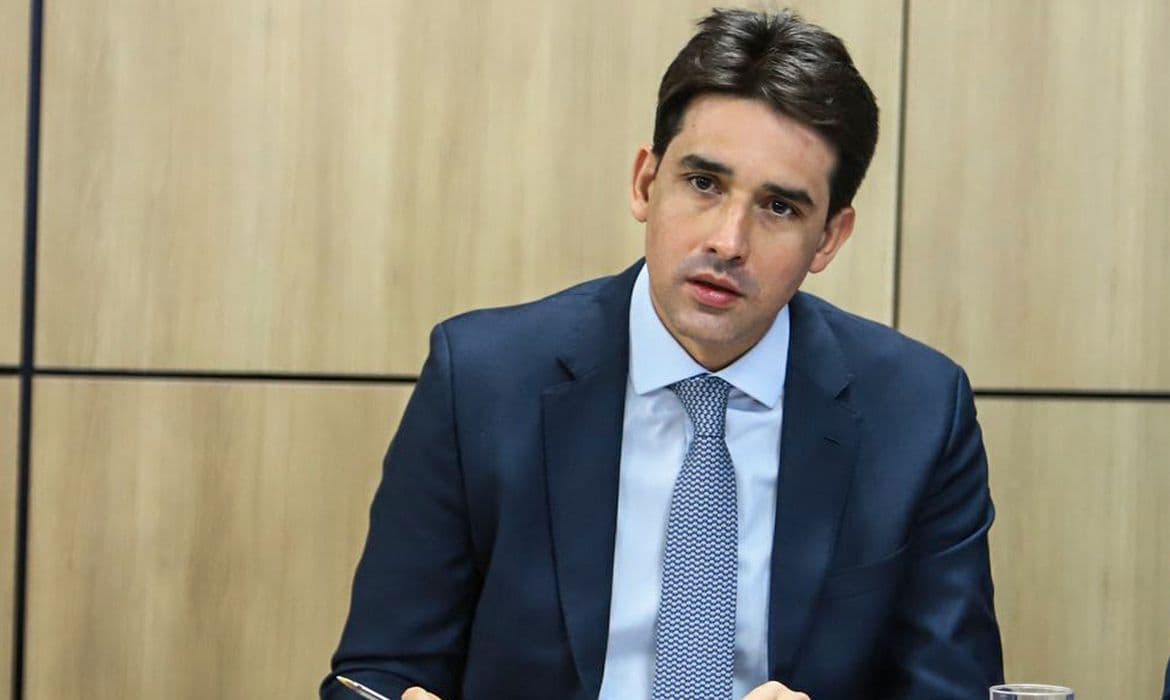 Tarifaço dos EUA é ‘contraproducente’, diz ministro; Brasil abre novos mercados