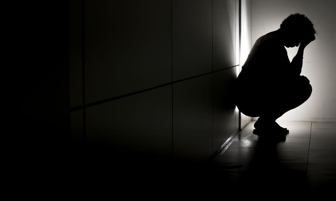 Alerta ABP: 1 em cada 4 adultos pensou em suicídio nos últimos 6 meses.