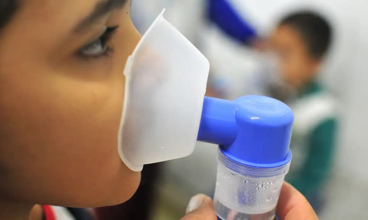 Brasil produzirá vacina VSR para bebês e medicamento contra esclerose