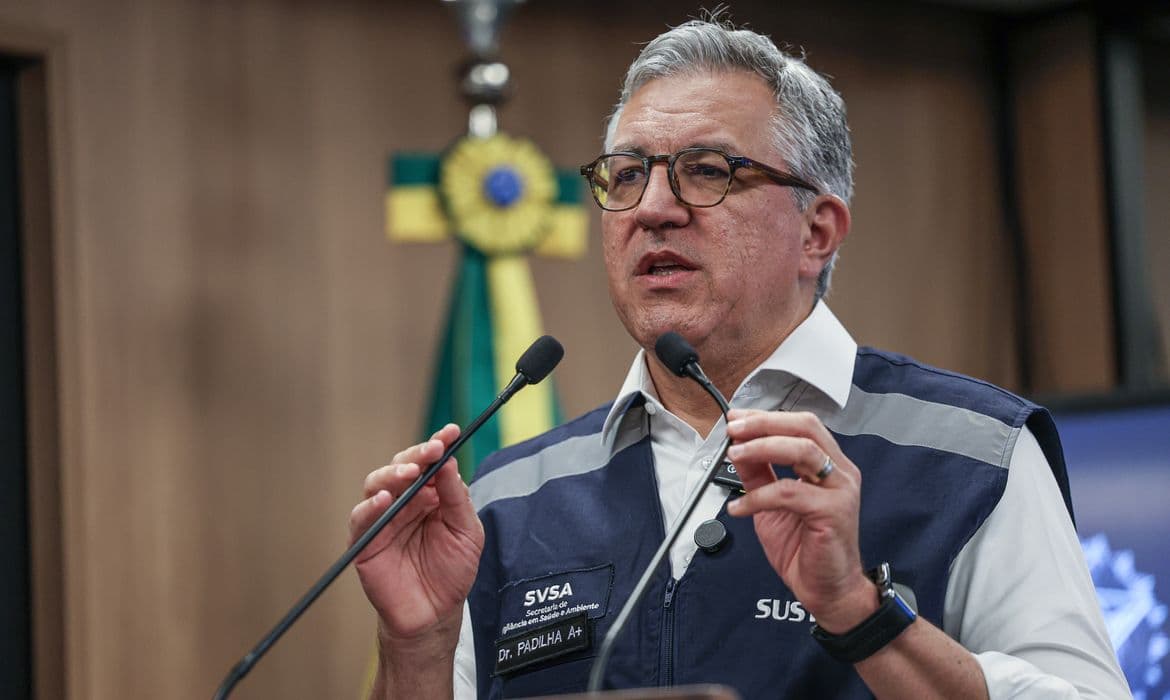 Casos de metanol: Padilha determina notificação urgente após 3 mortes em SP