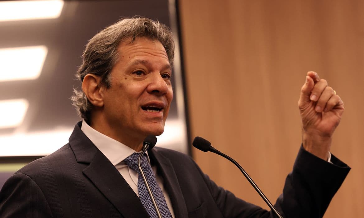 Haddad: ligar isenção do IR à anistia do 8/1 é “loucura”